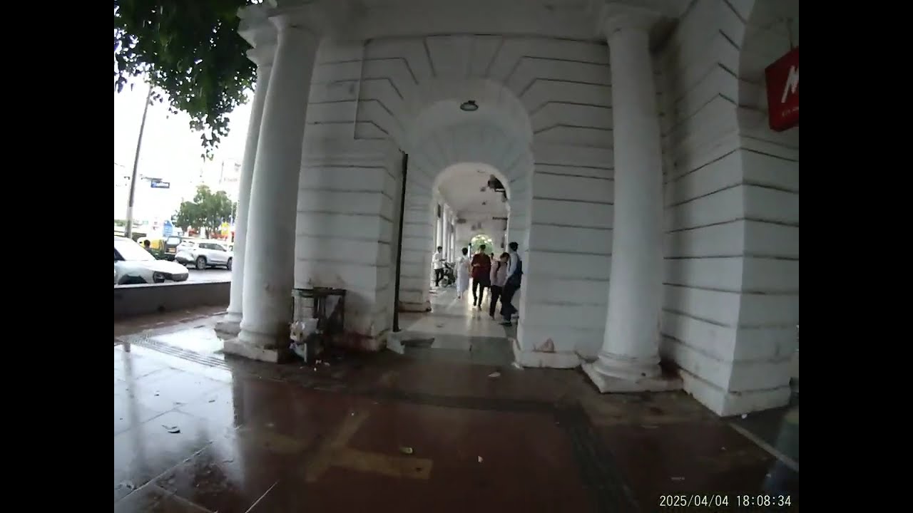 Monsoon Rain in Connaught Place, Delhi 🌧️ | Rajiv Chowk Streets, Shops & Traffic #connaughtplace
