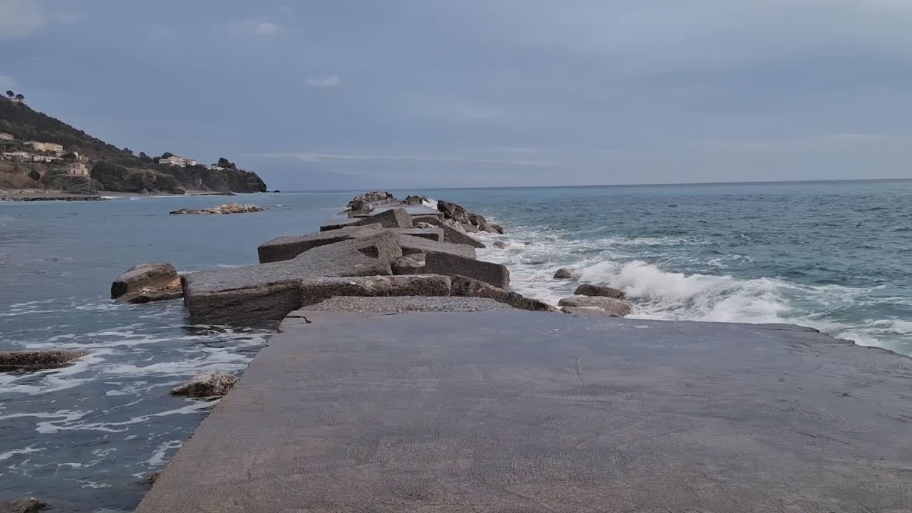 IL MOLO DI CITTADELLA DEL CAPO NON PROTEGGE PIU', URGONO INTERVENTI