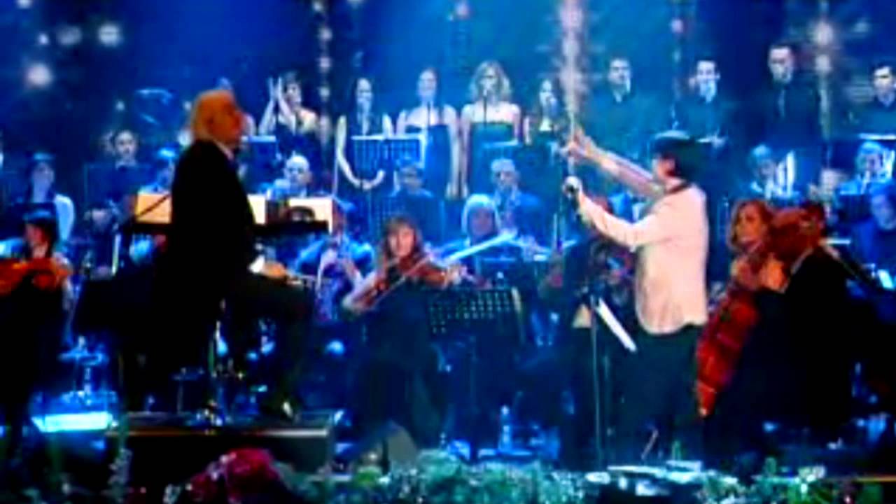 Dolores O'Riordan. Christmas Concert 2013 on RAI 2 Dec 24