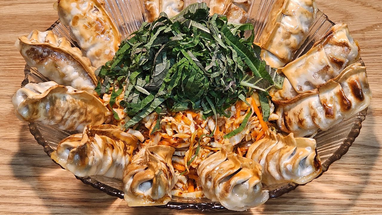 야채듬뿍 건강야식 비빔만두 🥟