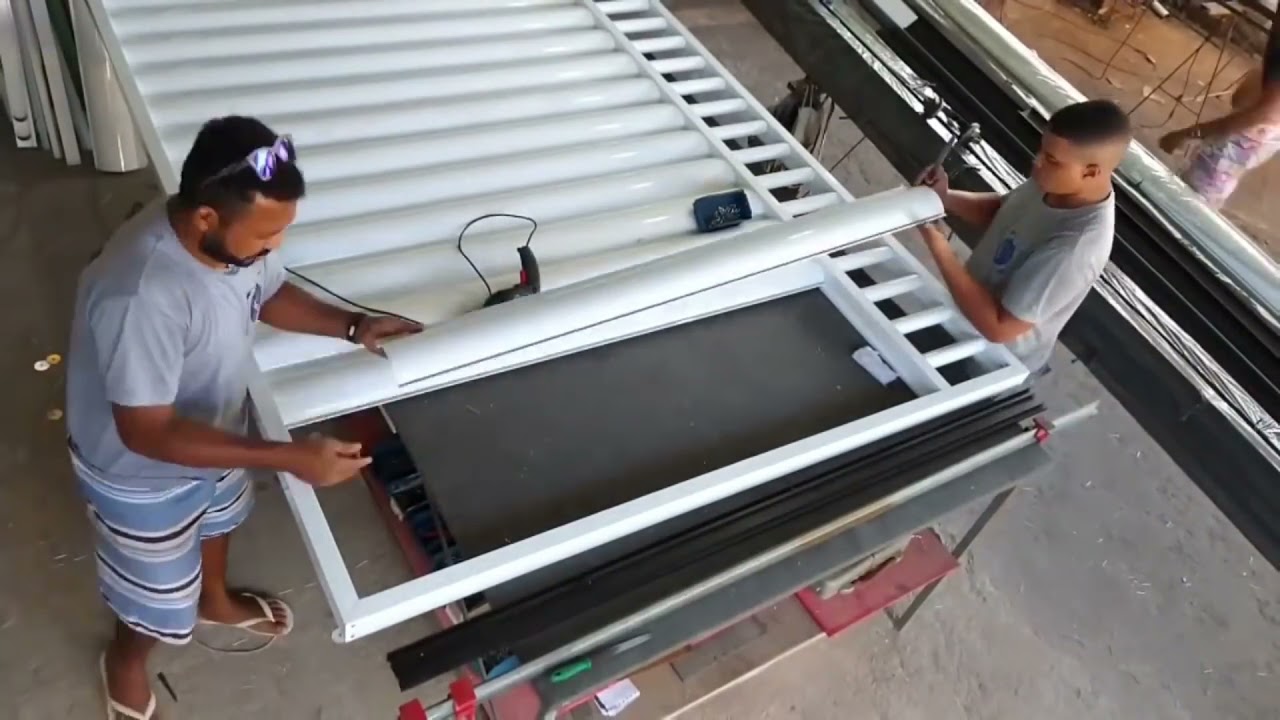 Fabricação portão Búzios com detalhe tubular + portão social [Esquadria em alumínio]