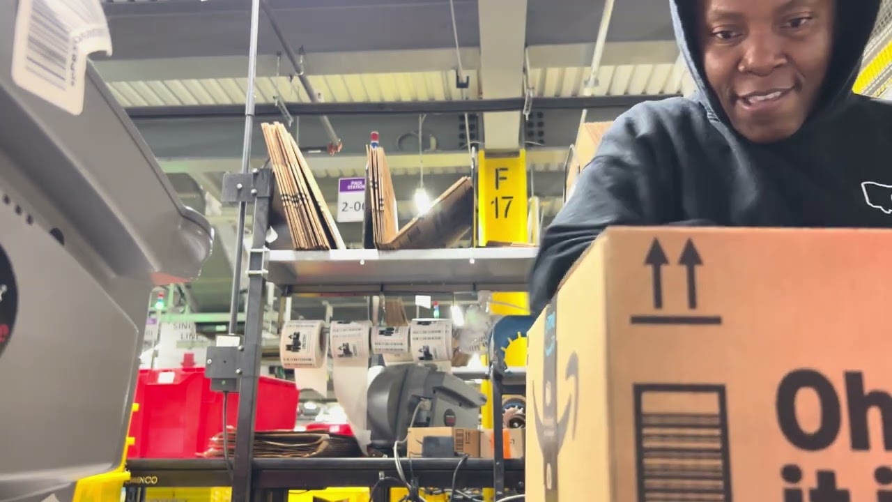 AMAZON FULFILLMENT CENTER PACKING