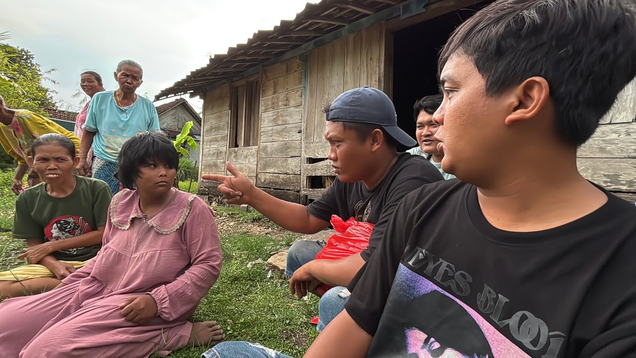 RIMA ANAK SEBATANG KARA DIRUMAH SENDIRIAN TANPA ADA BAPAK & IBU 😢💔