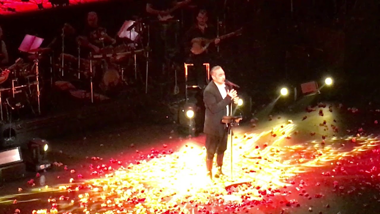 Νότης Σφακιανάκης - Στην Αγκαλιά Σου - Γκάζι Live