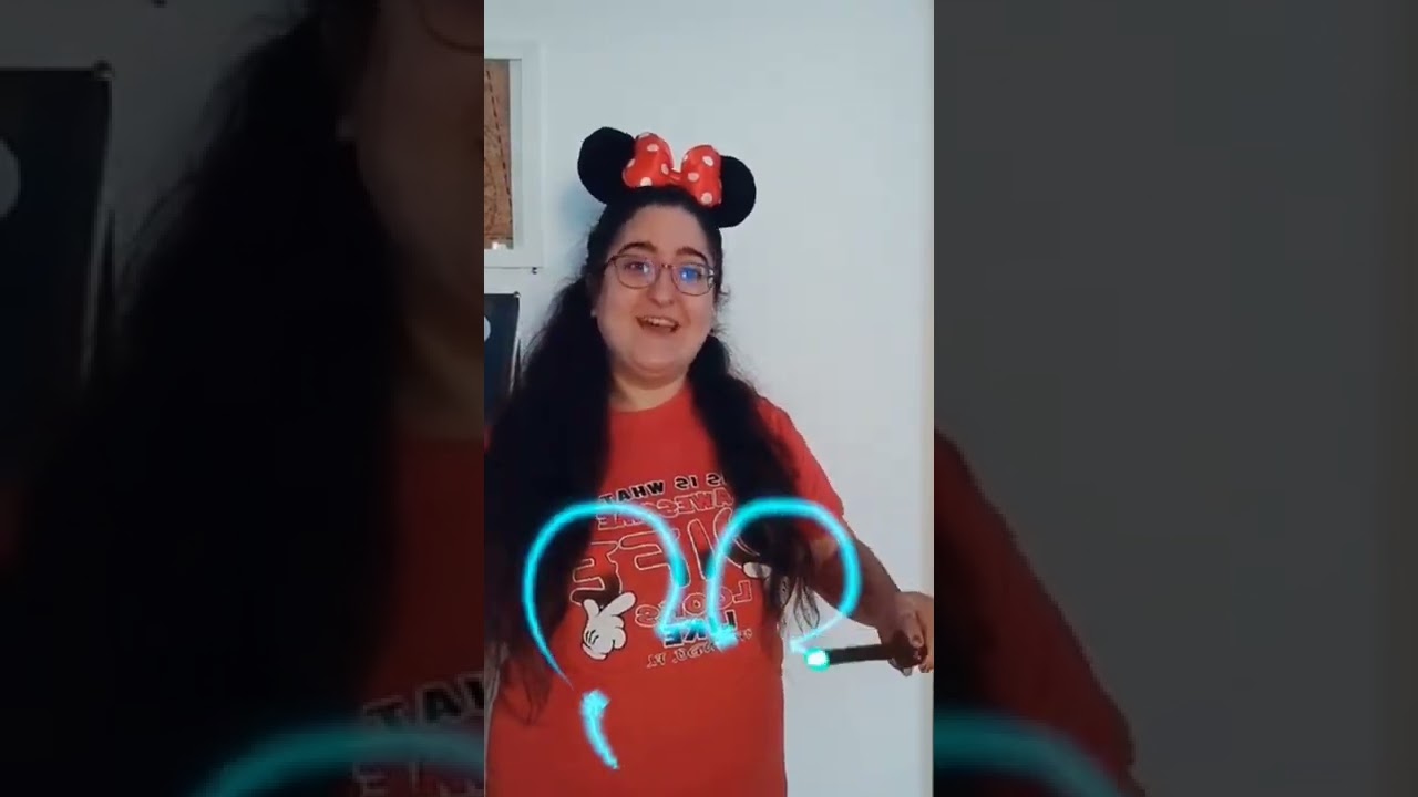 Soy Mireia Decler y est&aacute;s viendo Disney Channel 🪄