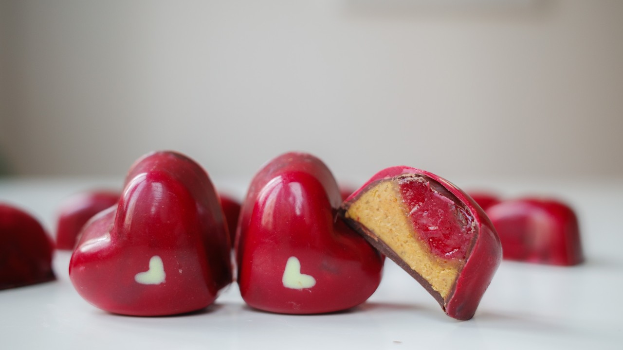 making valentine’s bonbons | raspberry gel & pistachio praline ganache