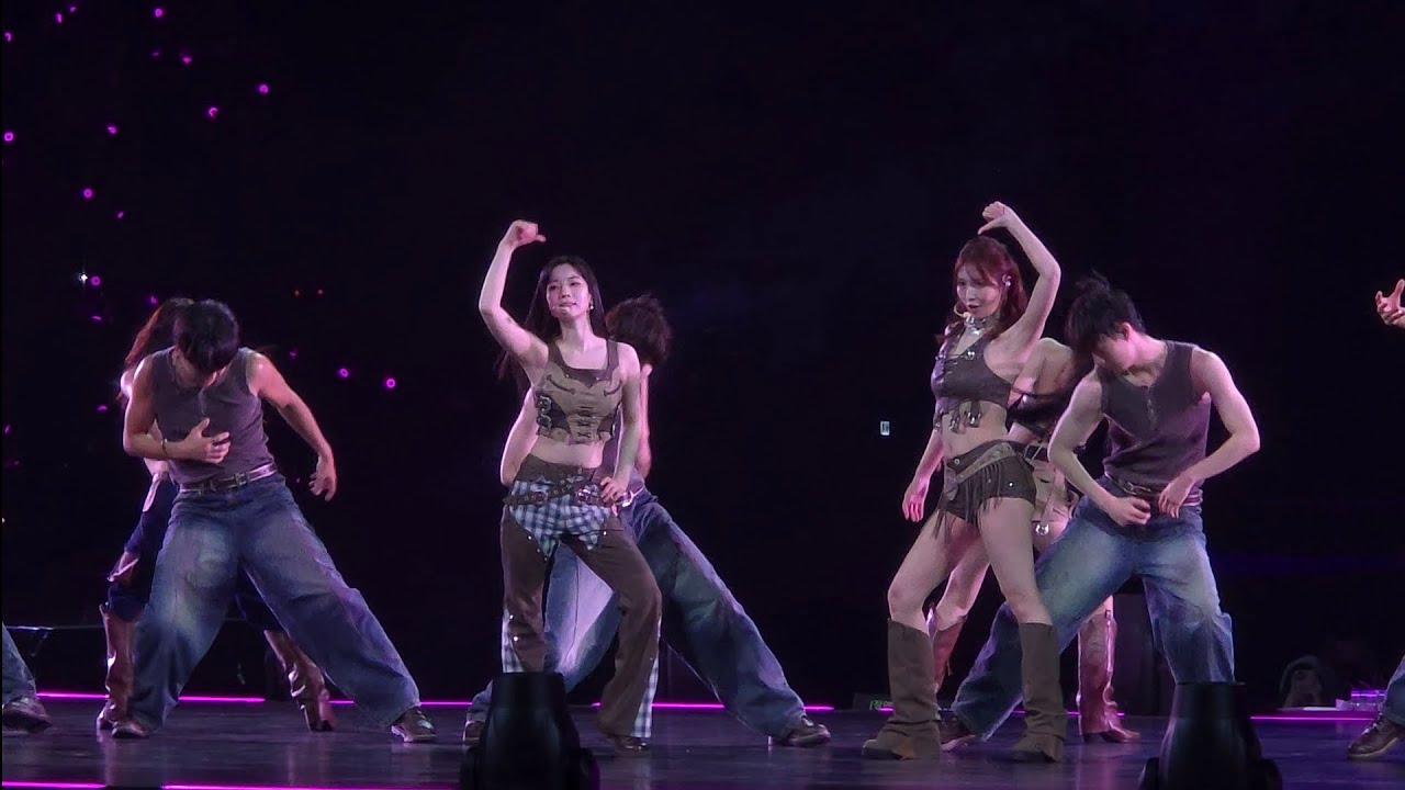 TWICE (트와이스) - Cry for Me @ THIS IS FOR WORLD Tour in Hong Kong [251207 Fancam]