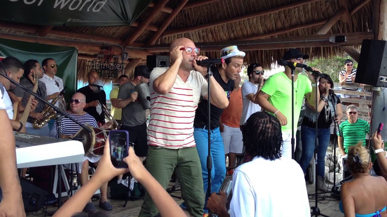 Grupo Mania - Marialola - En Vivo Tampa