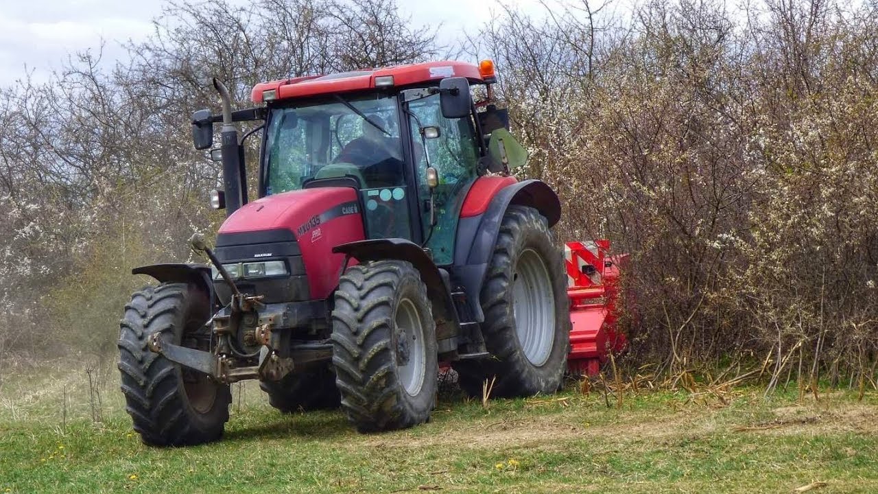 Mul'chirovaniye Case IH MXU 135 PRO