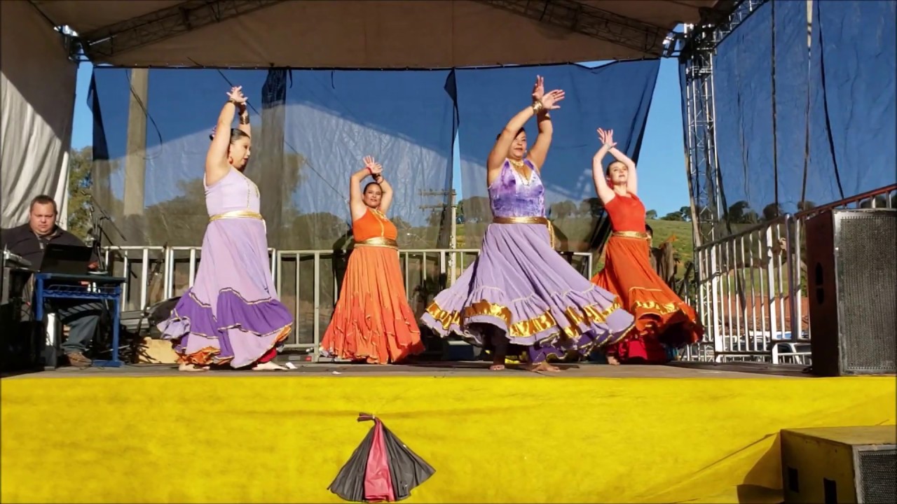 Rumba Gitana - Hechicera Gitana - Cia Alegria Cigana