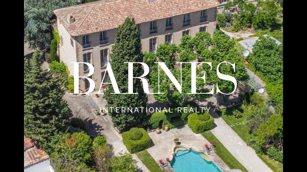 AIX EN PROVENCE CENTRE VILLE - BASTIDE XVIIEME SIECLE 500M2 -JARDIN 2 850M2 - GARAGES
