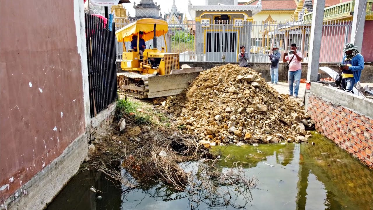 Fantastic New Project!! Filling Land By Bulldozer Komat'su D2OP Push soil with 5ton Trucks