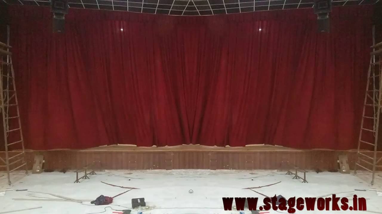Horizontal Motorize Curtain at School Auditorium
