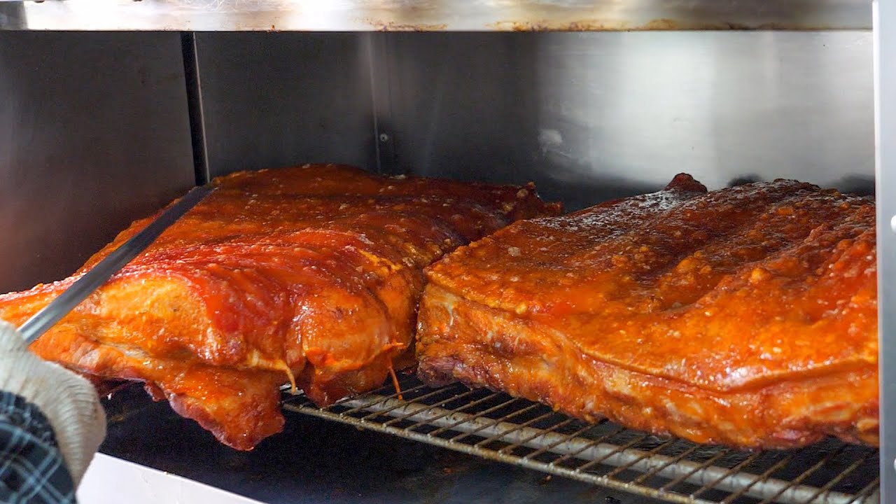 Навыки приготовления хрустящей свиной грудинки - уличная еда на Тайване