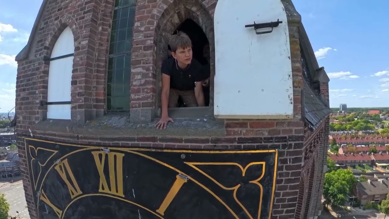 st. Petruskerk Eindhoven, opname vanuit de toren van kerk en skyline