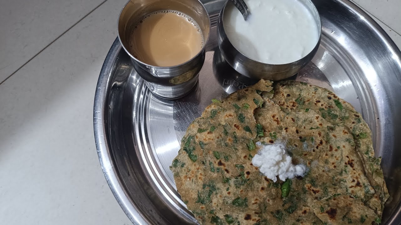 सर्दियों में बनाया बथुआ के पराठे#food #🥰🥰   देसी स्टाइल#🙏