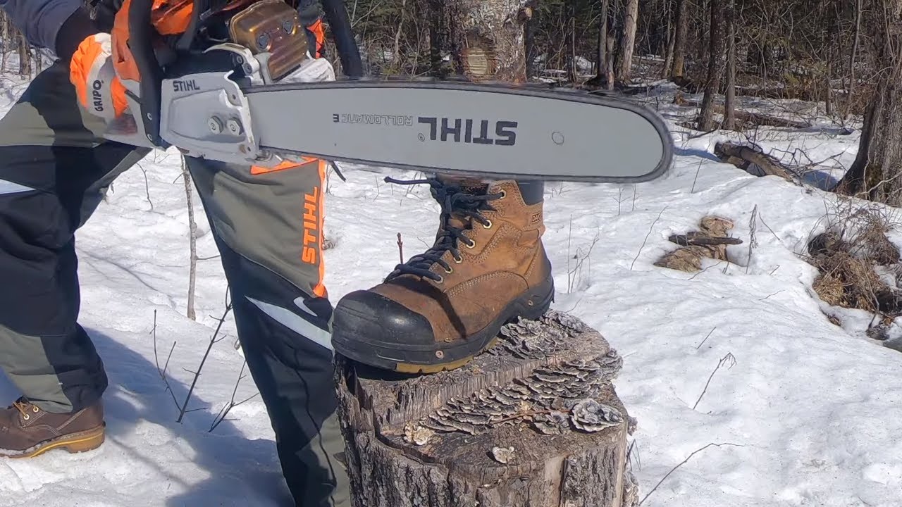 #405 Бензопила STIHL против рабочих ботинок. Достаточно ли рабочих ботинок для защиты от бензопилы?