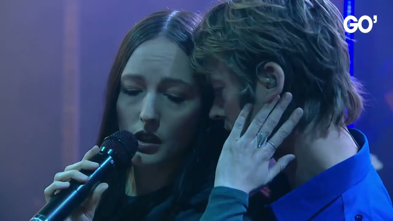 Asbjørn & @brimheim: ‘New Moon, Same Old Me’ live on Good Morning Denmark