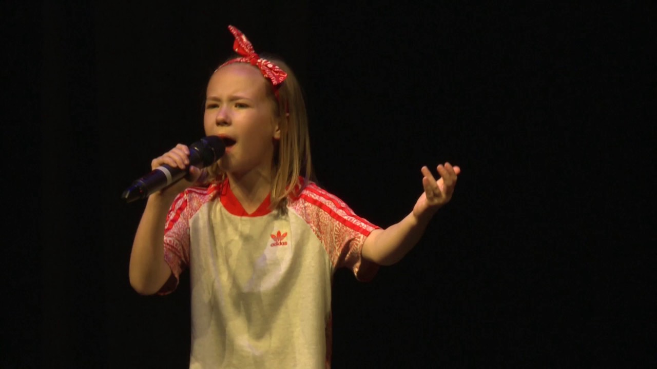 SOMEBODY TO LOVE - QUEEN performed by BROOKE BURKE at TeenStar Talent Competition Grand Final