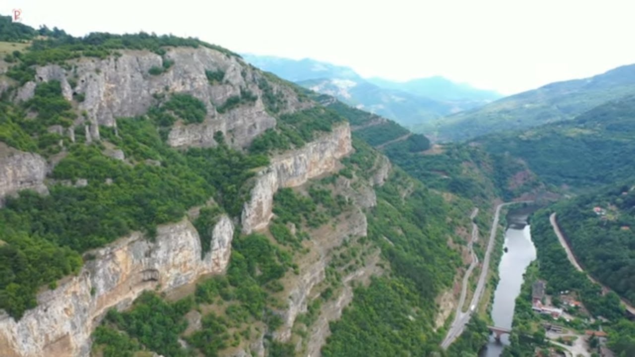 Полет над скалите край Лакатник  / The Rocks near Lakatnik - Bulgaria by Drone