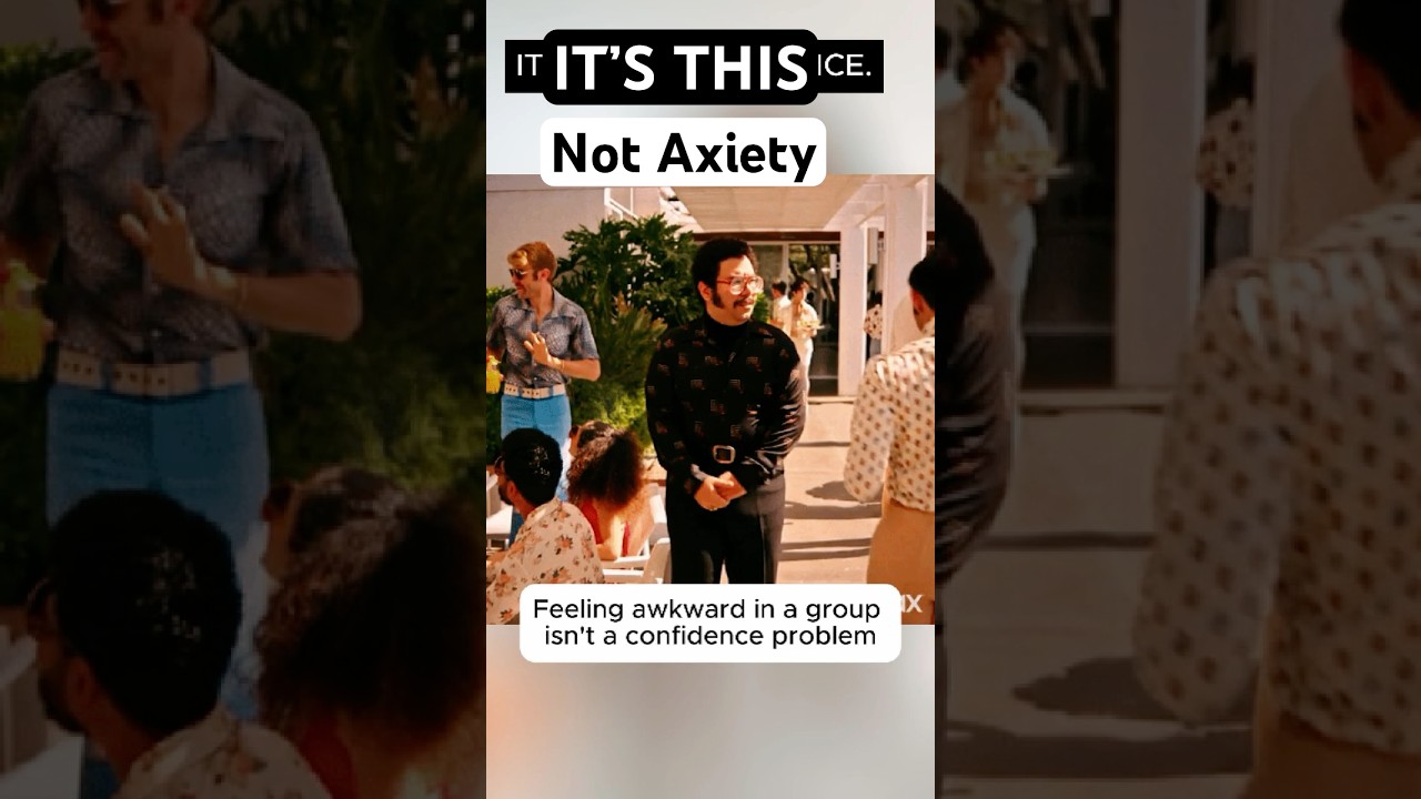 Why You Feel Awkward in Groups (It&rsquo;s Not Anxiety)