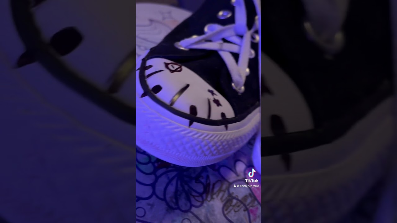Converse paw shoes! : P #therianpride #therian #therians #therianthropy #theriangear #therianshorts