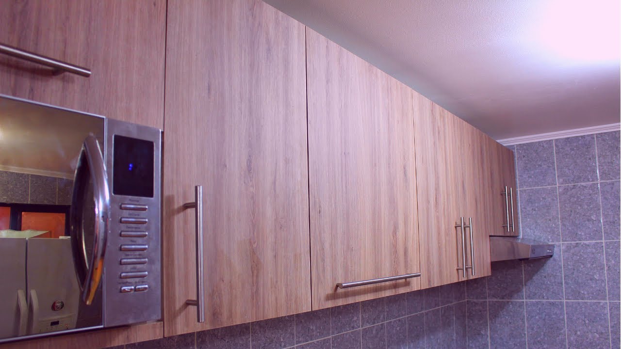 Mueble a pared con sistema de fijación Frances