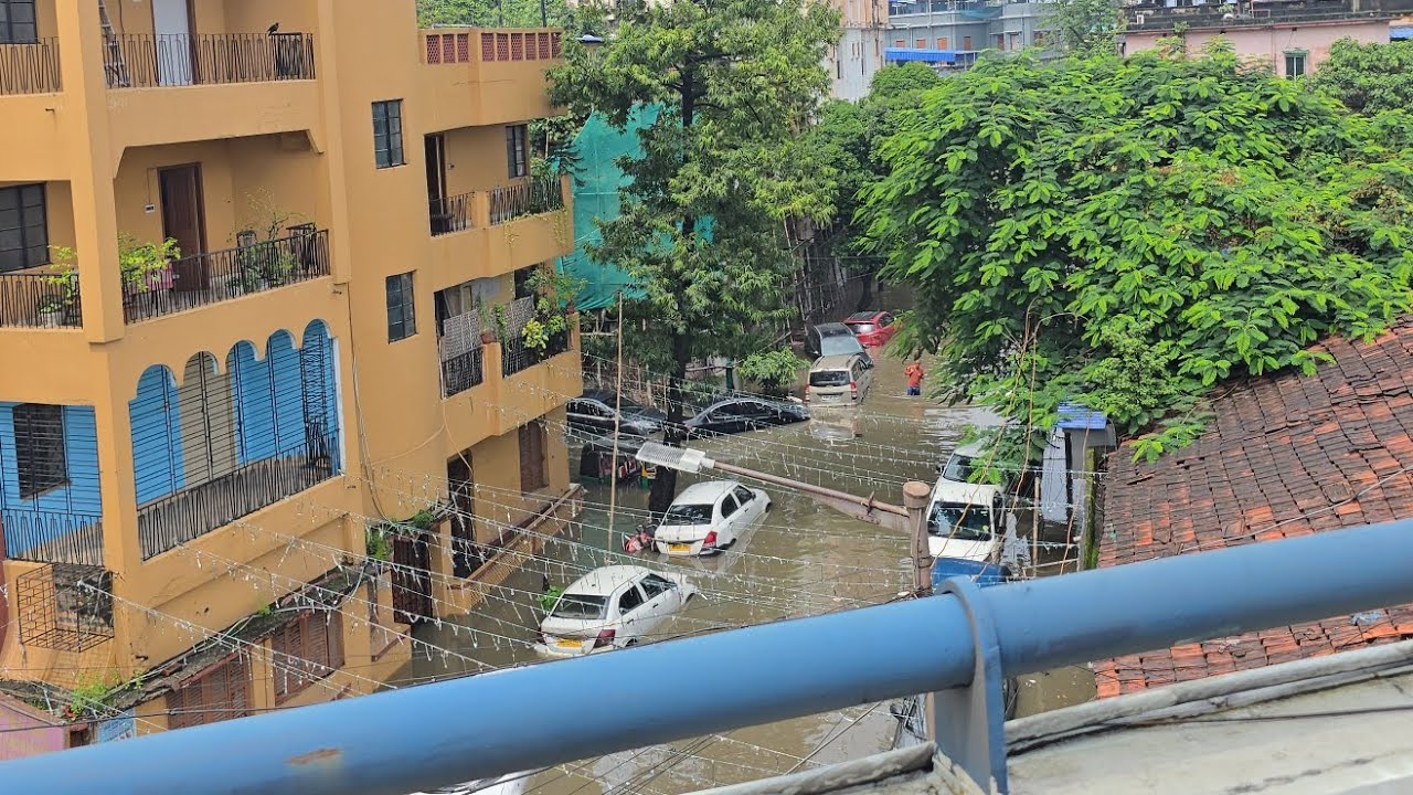 BANGALORE TO KOLKATA BY ROAD_DAY 3_BHADRAK TO GARIA_HEAVY RAINFALL_WATERLOGGED_VLOG 185