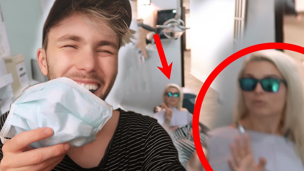 JE PRENDS LA PLACE DE SON DENTISTE