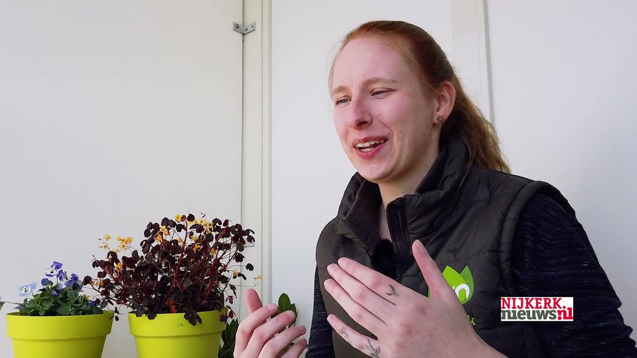 NIJKERK - Eliza van der Velde en haar moestuin op het balkon