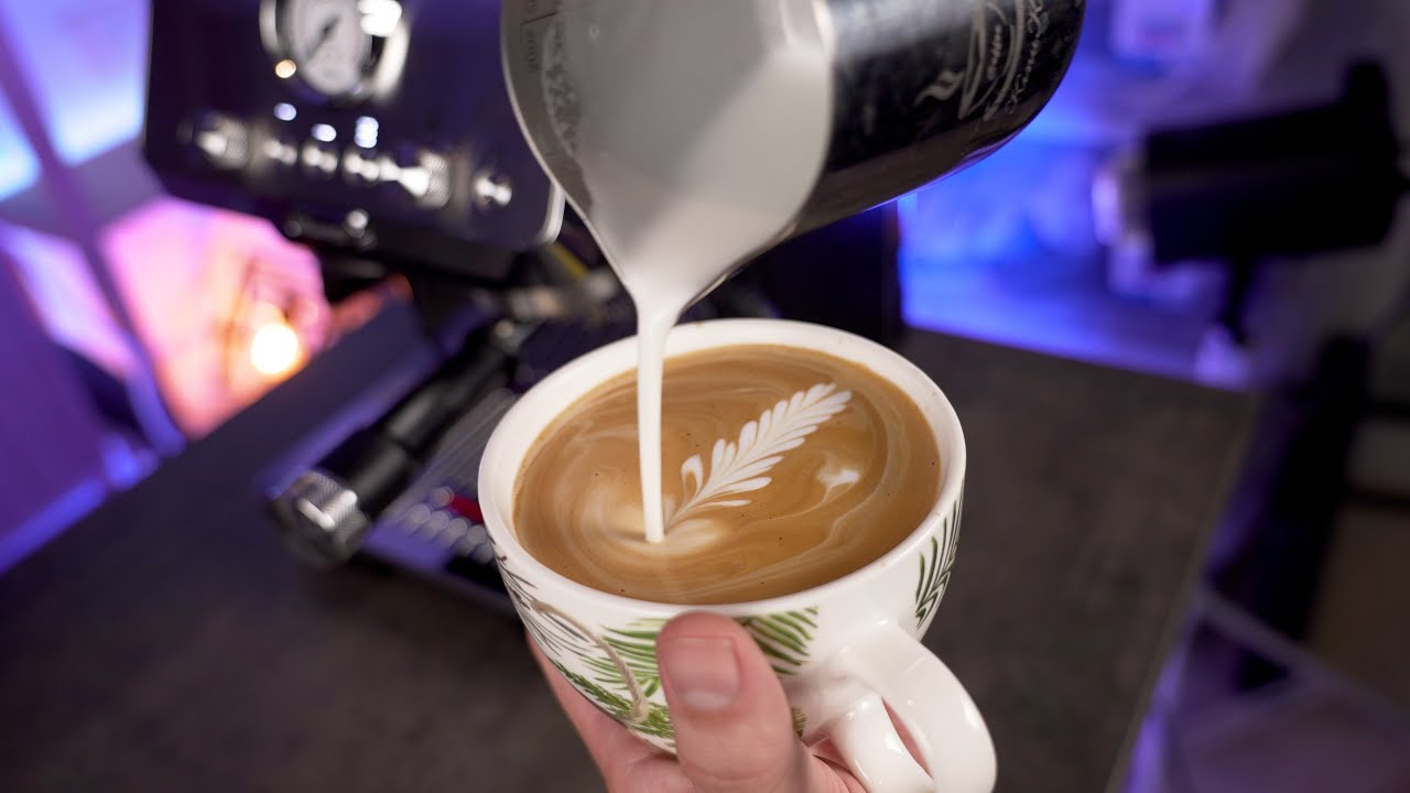 How to Make Latte Art With De'Longhi La Specialista