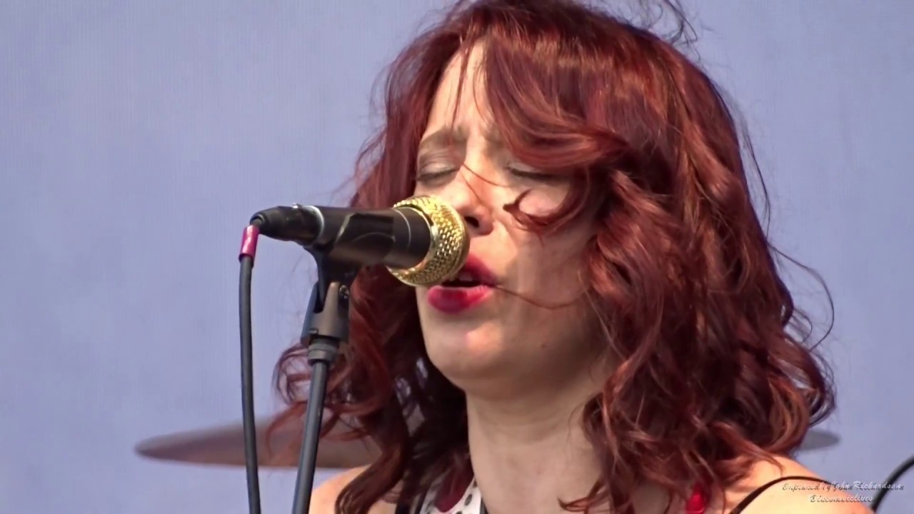 DANIELLE NICOLE BAND 