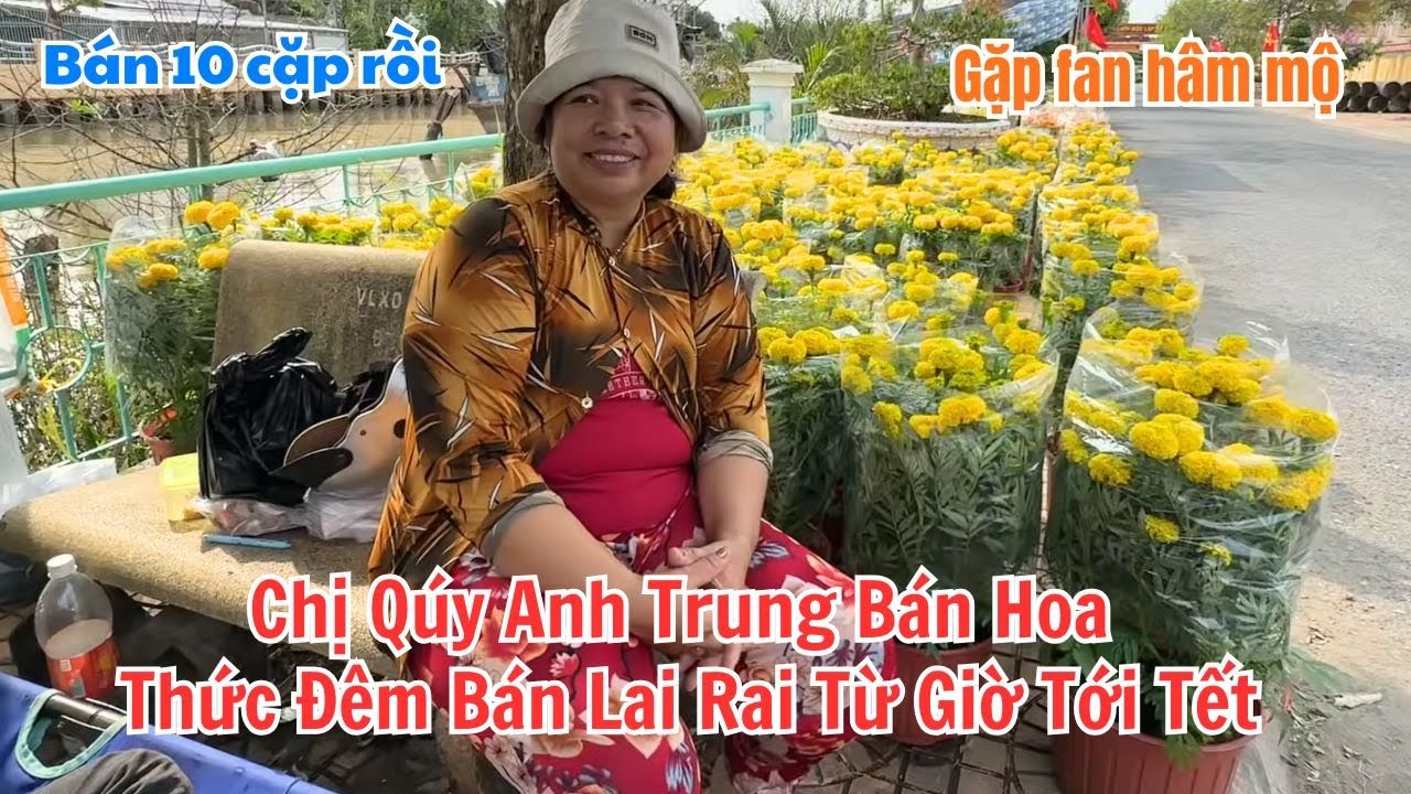 Chị quý Anh Trung Đã Bán Được 10 Cặp Bông. Bất Ngờ Có Fan Hâm Mộ Tới Mua Ủng Hộ