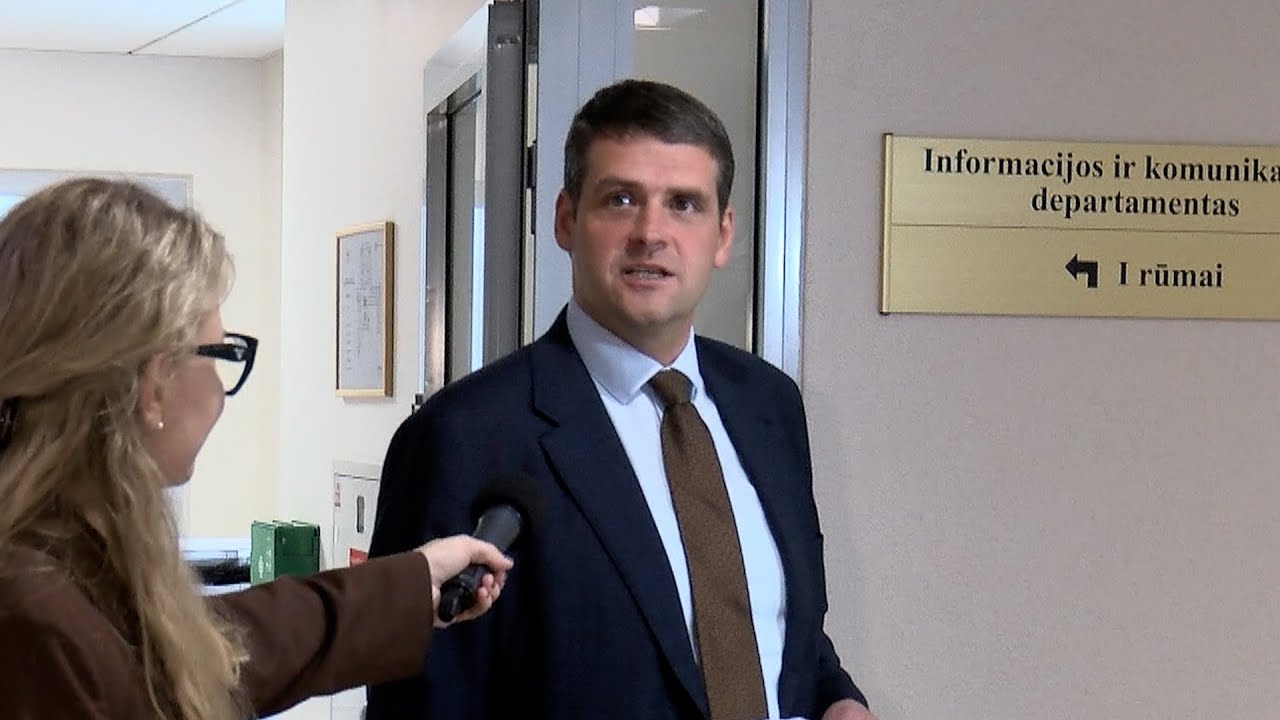 Užfiksavo, kaip Seime pasirodęs V. Bartkevičius paklausė R. Žemaitaičio, kam priklauso Krymas