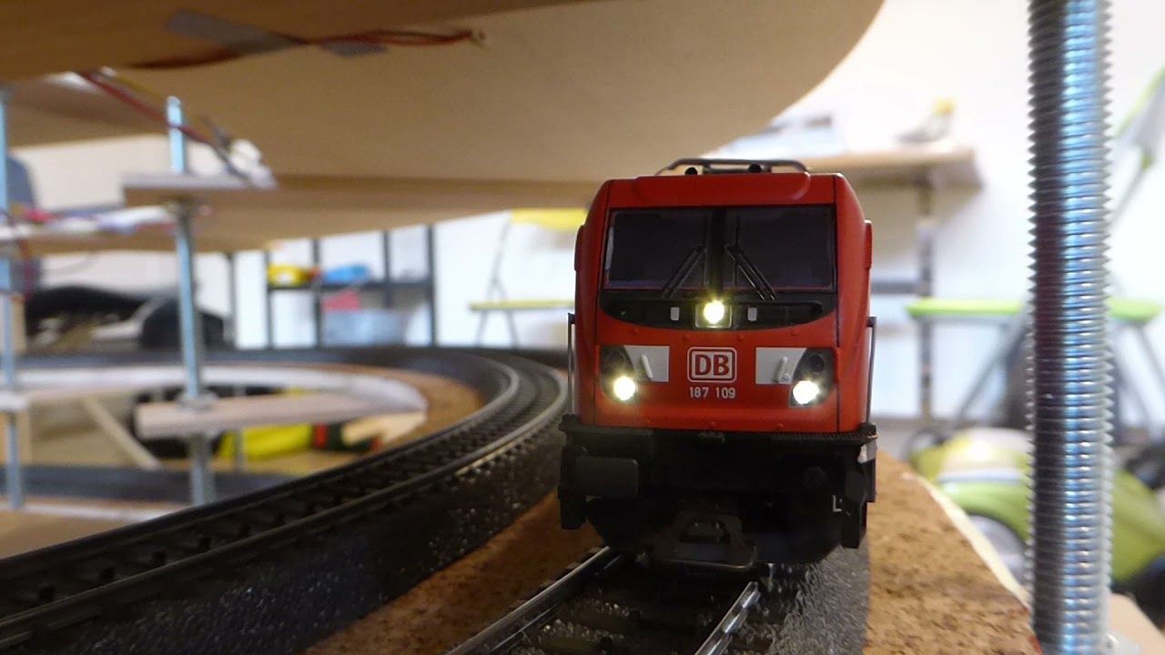 BR 187 von Märklin wird durchleuchtet