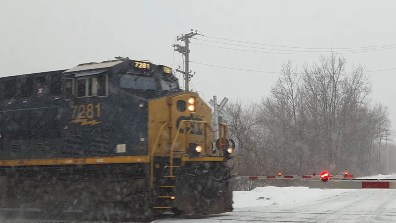 Catching a CSX manifest with DPU on time at Bolivar rd!
