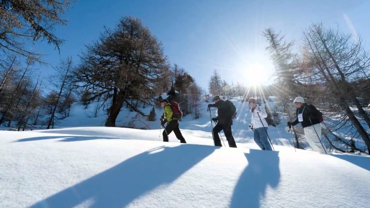 Kulinarisches Schneeschuhlaufen im Heidadorf Visperterminen
