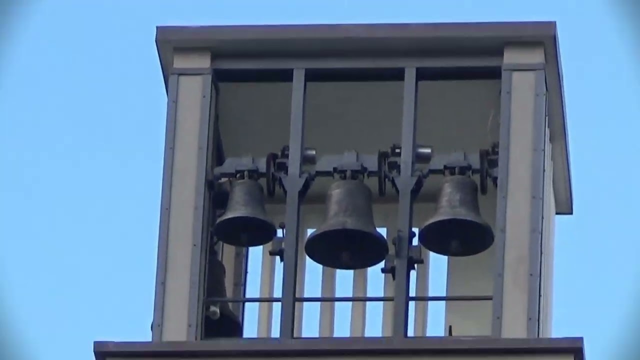 Le campane della Chiesa del Corpus Domini, in Montecatini Terme, Suonate Festive per la messa.