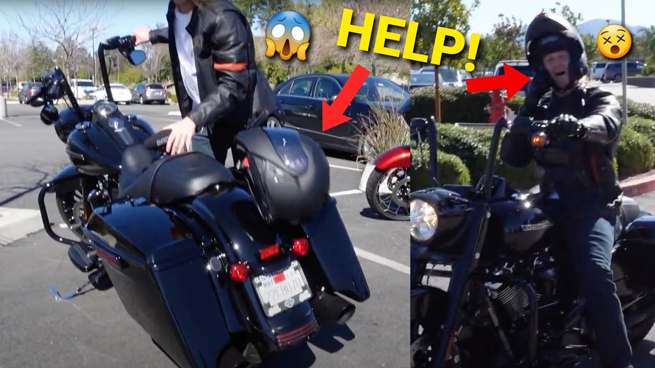 KALI MUSCLES PRODUCER CRASHES HIS HARLEY DAVIDSON MOTORCYCLE?