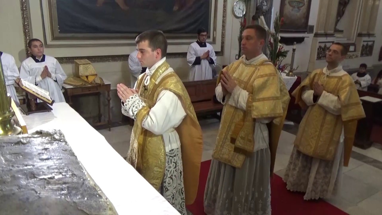 Canta Misa Padre Mateo Vierno