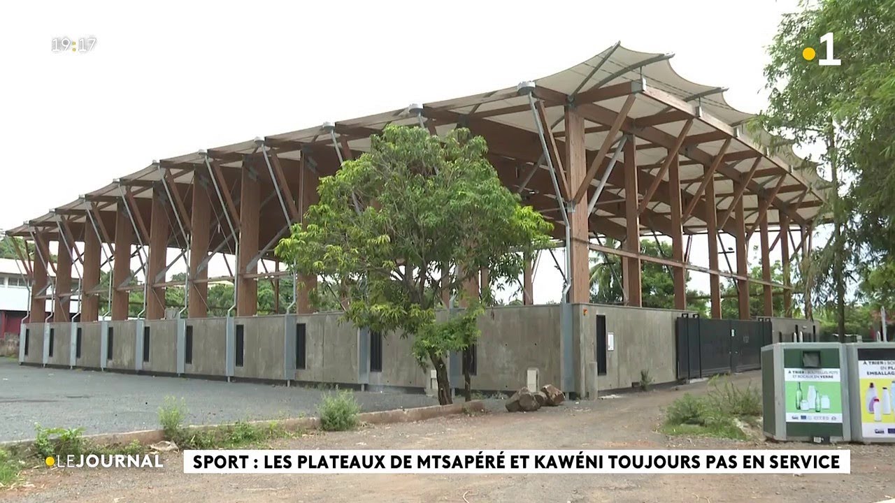 Sport: Les plateaux de M'tsapéré et Kawéni toujours pas en service.