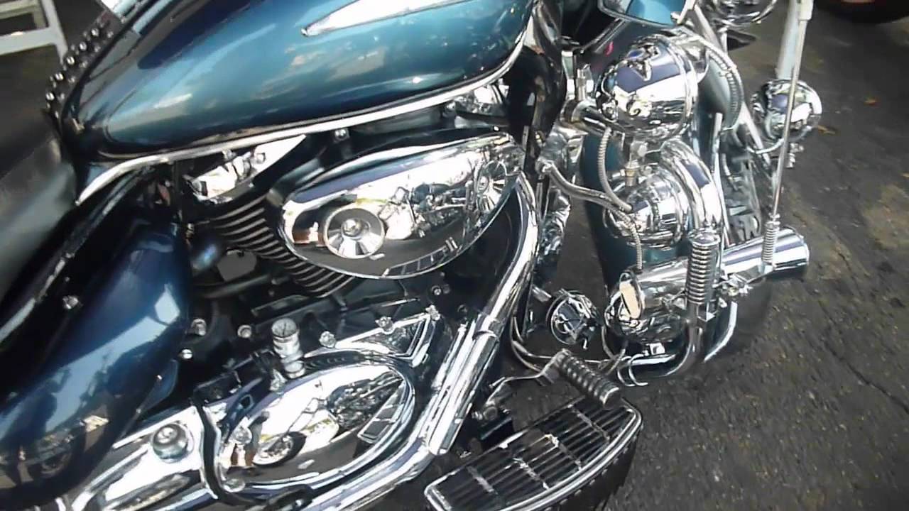 Suzuki Intruder 800 Volusia Custom - Super Bike Show - Motorcycle Video