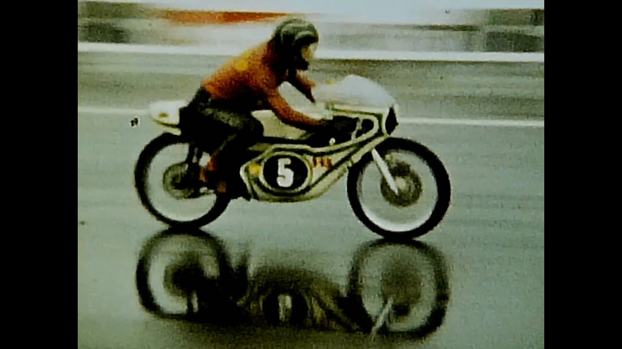 Sachsenring auf der alten Strecke 1977 125ccm Lizenz/ein Film von Jürgen Grodotzki