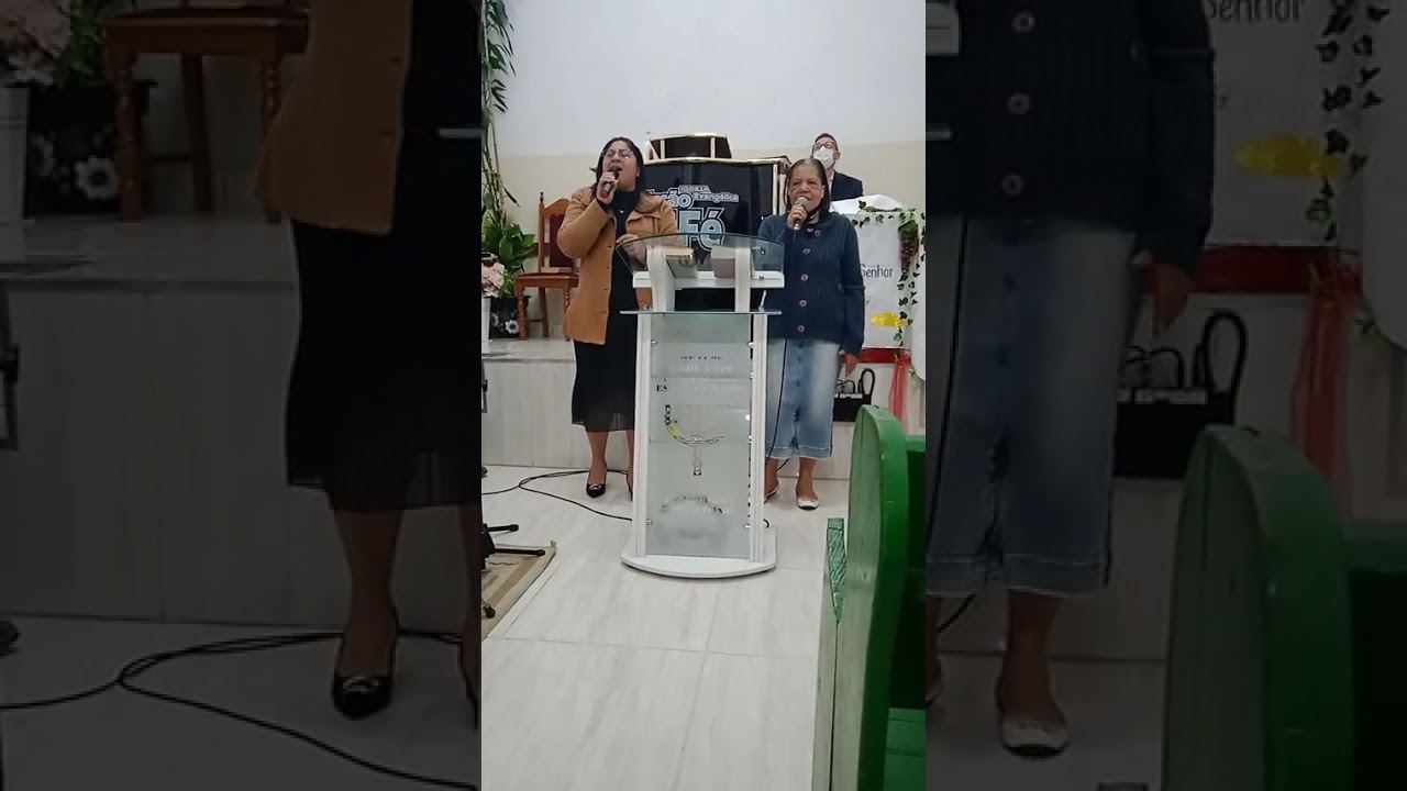 Louvando com minha mãezinha ( Dca Reinalda em memória 🥹 )