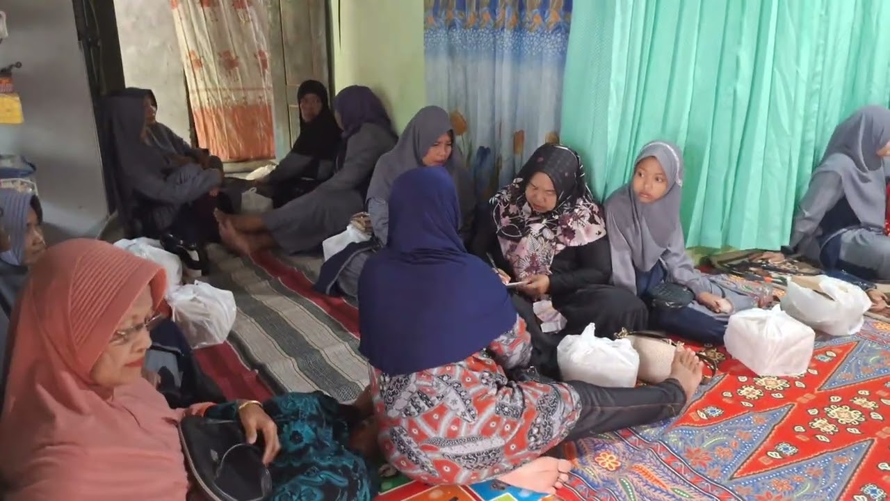 Acara halidayah ibu paikem rt 04 tamunya sudah datang