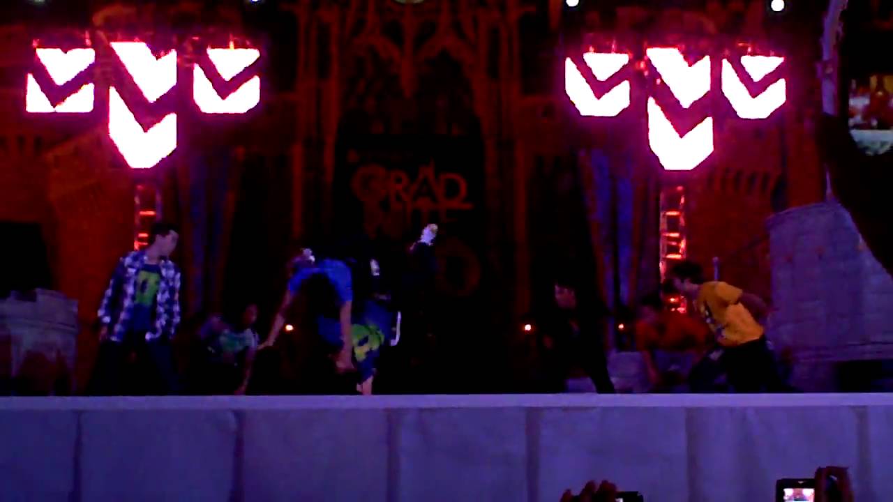 Quest Crew Gradnight 2010