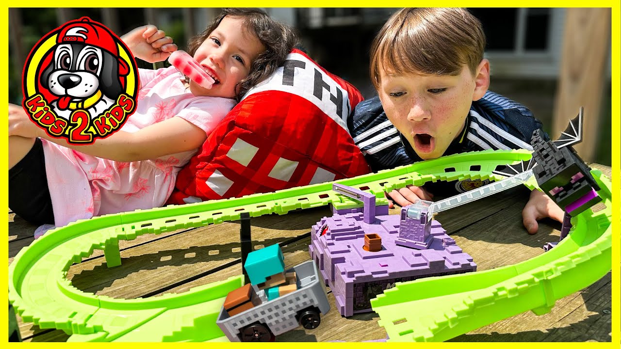 Hot Wheels RacerVerse MINECRAFT ENDER DRAGON'S LAST LAP PLAYSET with Diamond Armor Steve