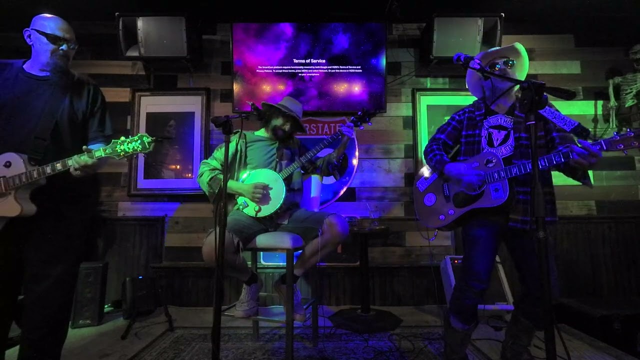 Travis. - 20260301- 40 West Bar & Grill-Open Mic & Jam-3pm Sundays
