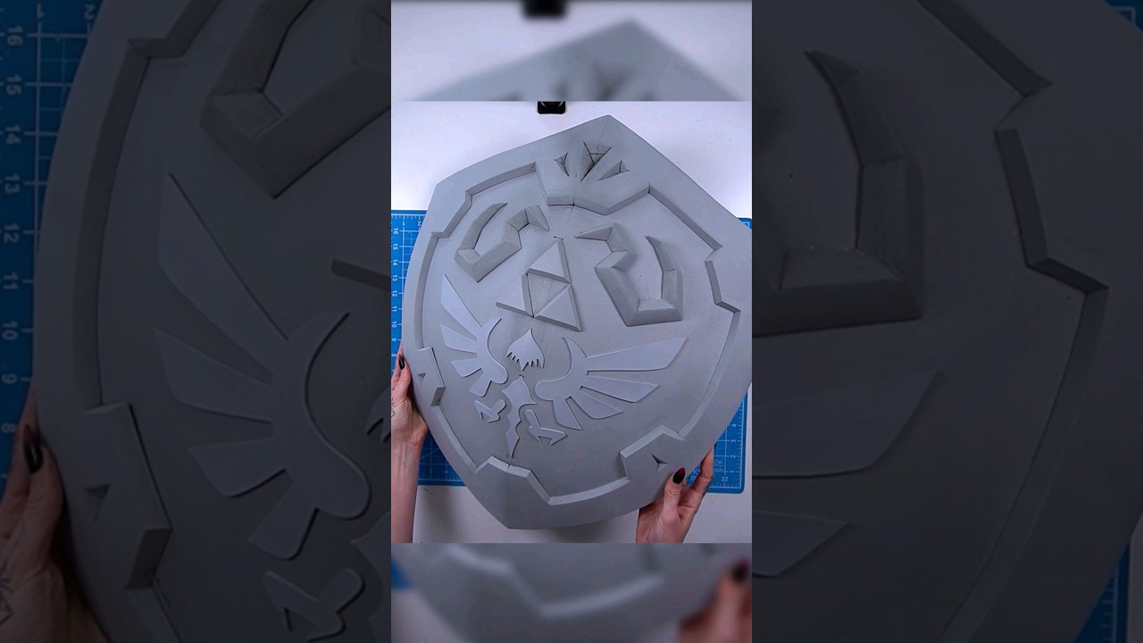 Making a Hylian Shield from Zelda #thelegendofzelda #cosplay #evafoam #cosplaytutorial