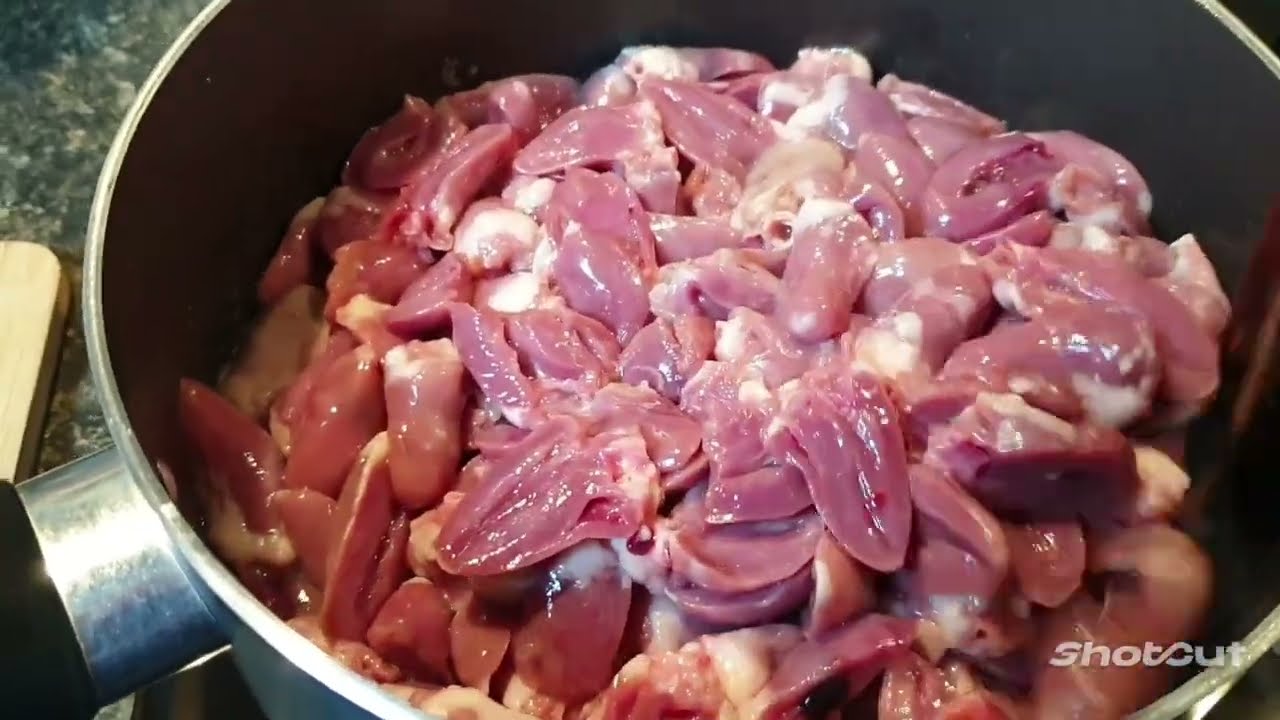 Gulasz z serc drobiowych. Mistrzowski przepis!